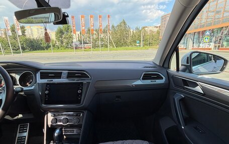 Volkswagen Tiguan II, 2018 год, 3 300 000 рублей, 28 фотография