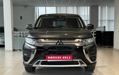 Mitsubishi Outlander III рестайлинг 3, 2019 год, 1 949 000 рублей, 2 фотография