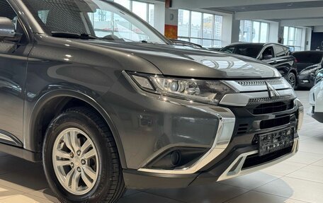 Mitsubishi Outlander III рестайлинг 3, 2019 год, 1 949 000 рублей, 9 фотография