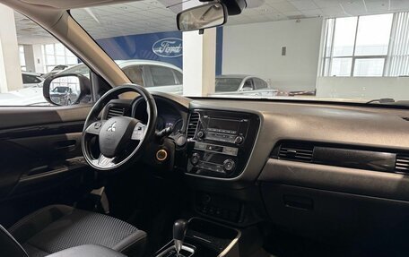 Mitsubishi Outlander III рестайлинг 3, 2019 год, 1 949 000 рублей, 11 фотография