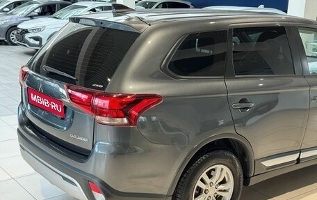 Mitsubishi Outlander III рестайлинг 3, 2019 год, 1 949 000 рублей, 8 фотография