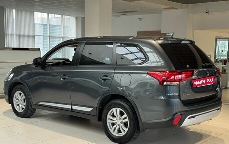 Mitsubishi Outlander III рестайлинг 3, 2019 год, 1 949 000 рублей, 6 фотография