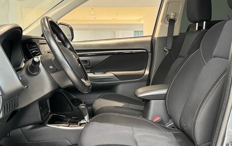 Mitsubishi Outlander III рестайлинг 3, 2019 год, 1 949 000 рублей, 16 фотография