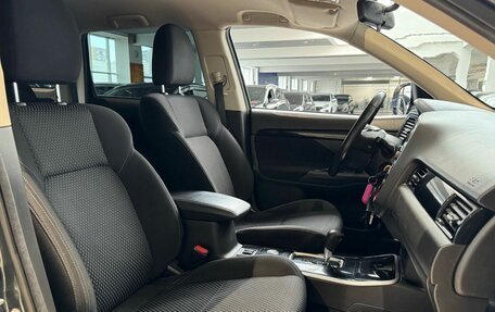 Mitsubishi Outlander III рестайлинг 3, 2019 год, 1 949 000 рублей, 27 фотография