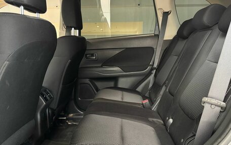 Mitsubishi Outlander III рестайлинг 3, 2019 год, 1 949 000 рублей, 32 фотография