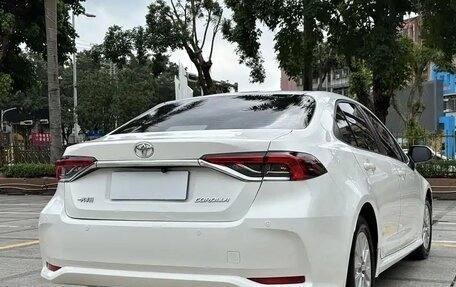 Toyota Corolla, 2022 год, 1 100 000 рублей, 5 фотография