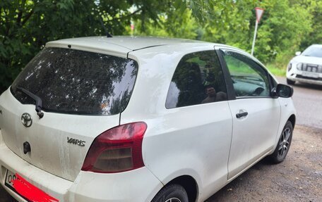 Toyota Yaris III рестайлинг, 2007 год, 400 000 рублей, 1 фотография