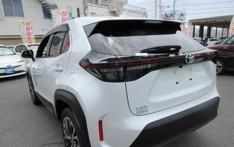 Toyota Yaris Cross, 2023 год, 1 400 000 рублей, 8 фотография