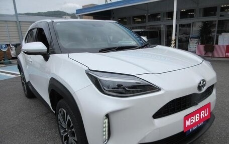 Toyota Yaris Cross, 2023 год, 1 400 000 рублей, 3 фотография