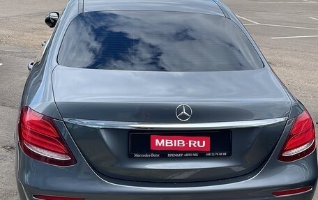 Mercedes-Benz E-Класс, 2020 год, 3 550 000 рублей, 3 фотография
