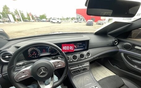 Mercedes-Benz E-Класс, 2020 год, 3 550 000 рублей, 2 фотография