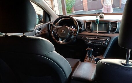 KIA Sportage IV рестайлинг, 2018 год, 1 950 000 рублей, 6 фотография