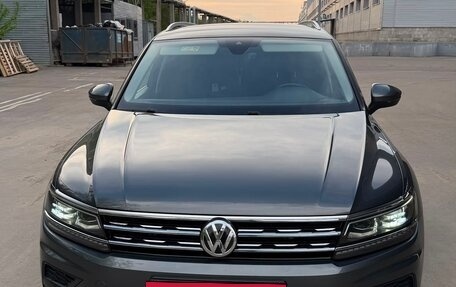 Volkswagen Tiguan II, 2020 год, 2 890 000 рублей, 2 фотография