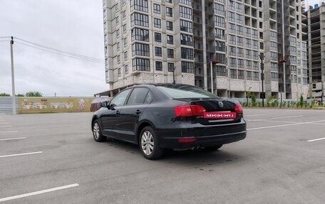 Volkswagen Jetta VI, 2013 год, 990 000 рублей, 3 фотография