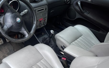 Alfa Romeo 147 I рестайлинг, 2003 год, 275 000 рублей, 4 фотография