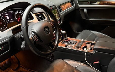 Volkswagen Touareg III, 2010 год, 2 000 000 рублей, 6 фотография