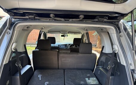 Toyota ISis I, 2011 год, 1 150 000 рублей, 6 фотография