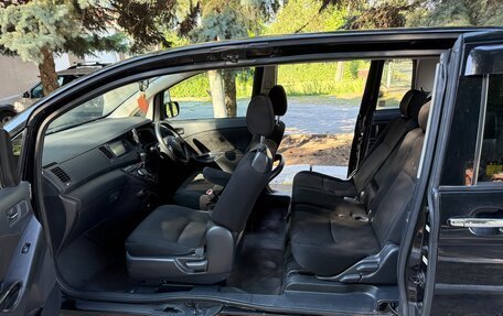 Toyota ISis I, 2011 год, 1 150 000 рублей, 5 фотография