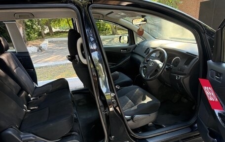 Toyota ISis I, 2011 год, 1 150 000 рублей, 4 фотография