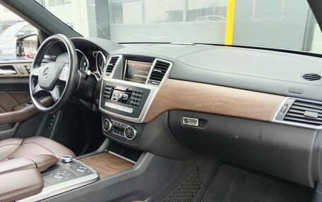 Mercedes-Benz GL-Класс, 2015 год, 3 190 000 рублей, 10 фотография