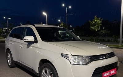Mitsubishi Outlander III рестайлинг 3, 2013 год, 1 100 000 рублей, 1 фотография