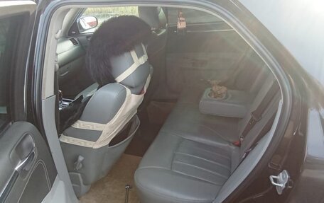 Chrysler 300C II, 2007 год, 1 200 000 рублей, 10 фотография