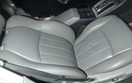 Chrysler 300C II, 2007 год, 1 200 000 рублей, 34 фотография