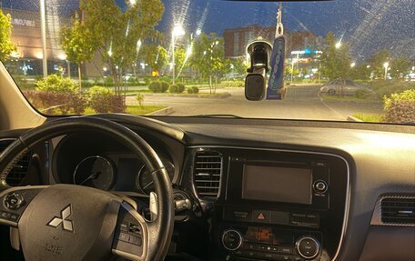 Mitsubishi Outlander III рестайлинг 3, 2013 год, 1 100 000 рублей, 7 фотография