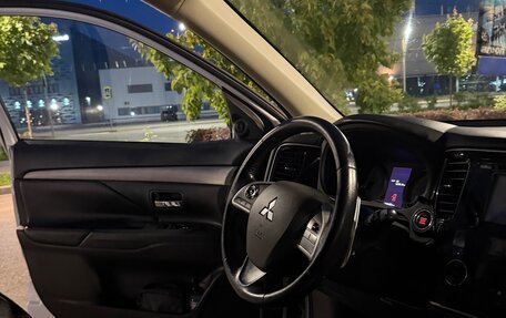 Mitsubishi Outlander III рестайлинг 3, 2013 год, 1 100 000 рублей, 9 фотография