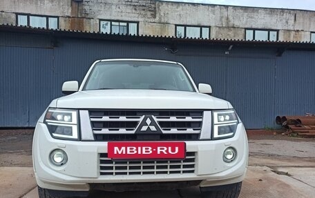 Mitsubishi Pajero IV, 2011 год, 2 099 800 рублей, 2 фотография
