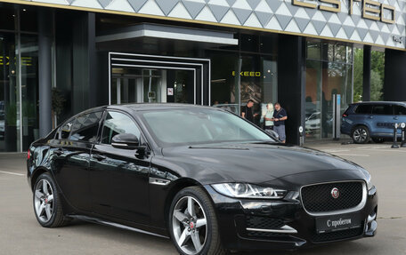 Jaguar XE I рестайлинг, 2018 год, 2 300 000 рублей, 4 фотография