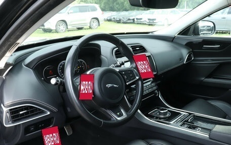 Jaguar XE I рестайлинг, 2018 год, 2 300 000 рублей, 14 фотография