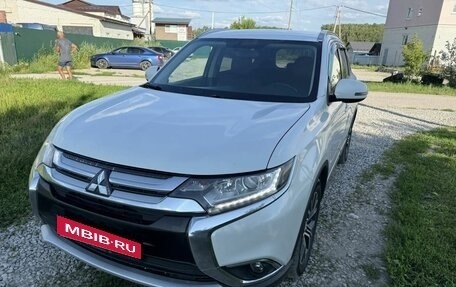 Mitsubishi Outlander III рестайлинг 3, 2018 год, 1 500 000 рублей, 1 фотография