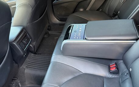 Toyota Camry, 2019 год, 3 500 000 рублей, 10 фотография