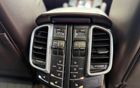 Porsche Cayenne III, 2011 год, 1 840 000 рублей, 10 фотография