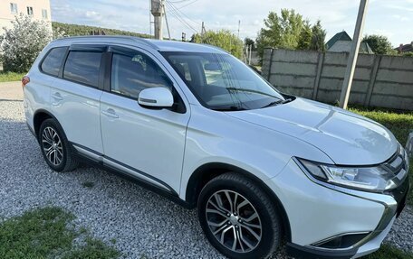 Mitsubishi Outlander III рестайлинг 3, 2018 год, 1 500 000 рублей, 3 фотография