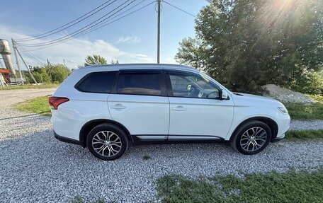 Mitsubishi Outlander III рестайлинг 3, 2018 год, 1 500 000 рублей, 19 фотография
