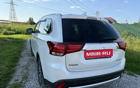 Mitsubishi Outlander III рестайлинг 3, 2018 год, 1 500 000 рублей, 21 фотография
