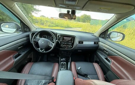 Mitsubishi Outlander III рестайлинг 3, 2018 год, 1 500 000 рублей, 30 фотография