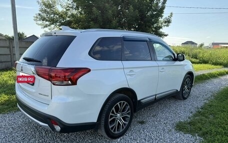 Mitsubishi Outlander III рестайлинг 3, 2018 год, 1 500 000 рублей, 15 фотография