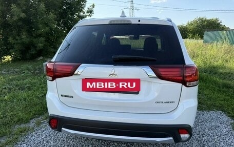 Mitsubishi Outlander III рестайлинг 3, 2018 год, 1 500 000 рублей, 22 фотография