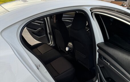 Mazda 3, 2020 год, 2 050 000 рублей, 17 фотография