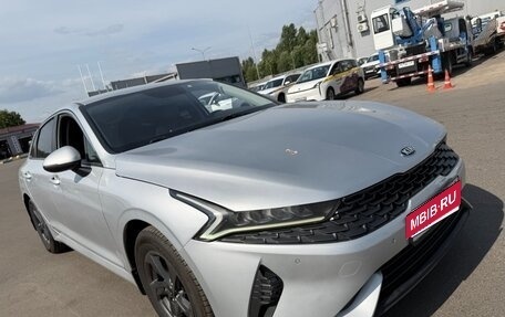 KIA K5, 2021 год, 1 370 000 рублей, 1 фотография