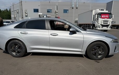 KIA K5, 2021 год, 1 370 000 рублей, 2 фотография