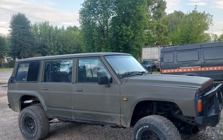 Nissan Patrol, 1990 год, 715 000 рублей, 2 фотография