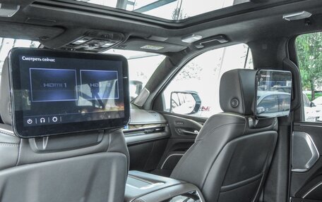 Cadillac Escalade V, 2023 год, 18 990 000 рублей, 15 фотография