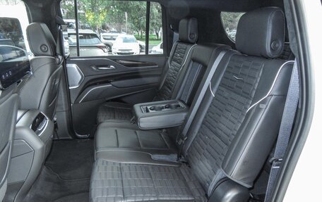 Cadillac Escalade V, 2023 год, 18 990 000 рублей, 16 фотография