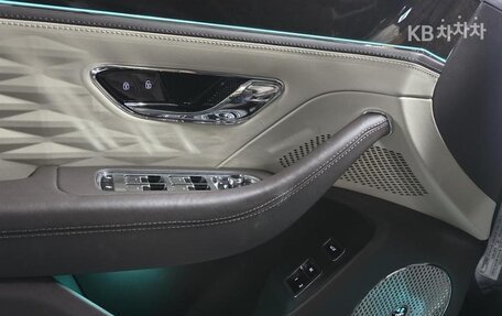 Bentley Flying Spur, 2022 год, 19 400 000 рублей, 8 фотография