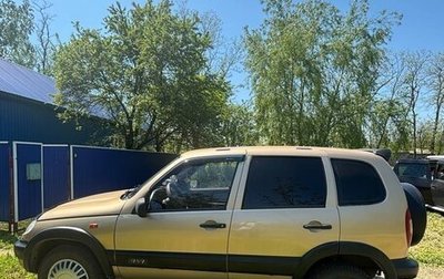 Chevrolet Niva I рестайлинг, 2004 год, 360 000 рублей, 1 фотография