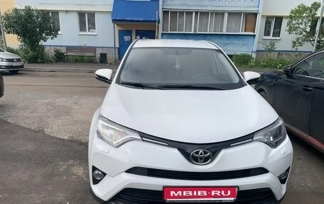 Toyota RAV4, 2019 год, 2 600 000 рублей, 1 фотография